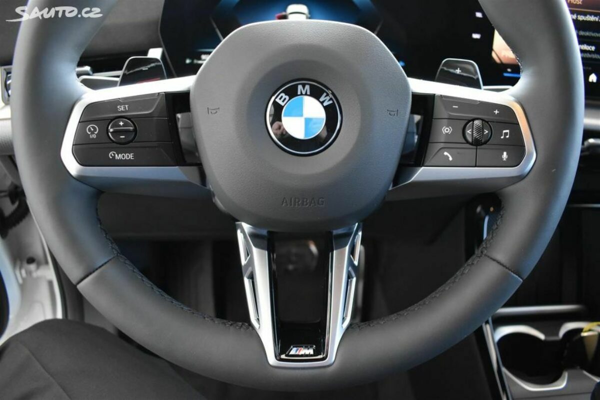 Fotografie vozu - klik pro zvětšení