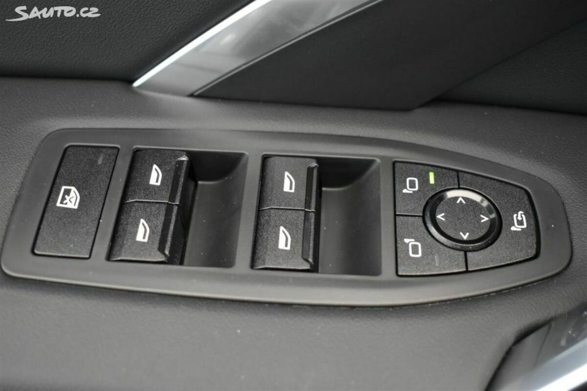 Fotografie vozu - klik pro zvětšení