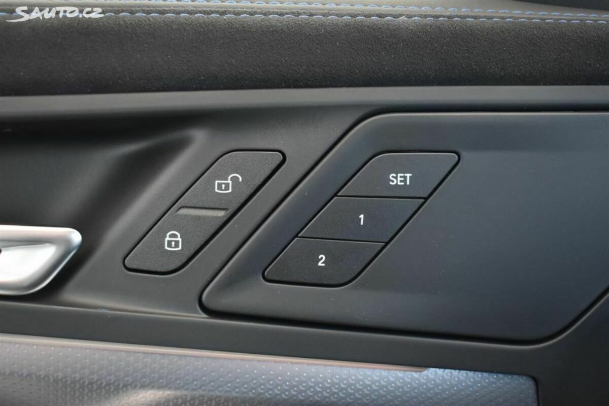 Fotografie vozu - klik pro zvětšení