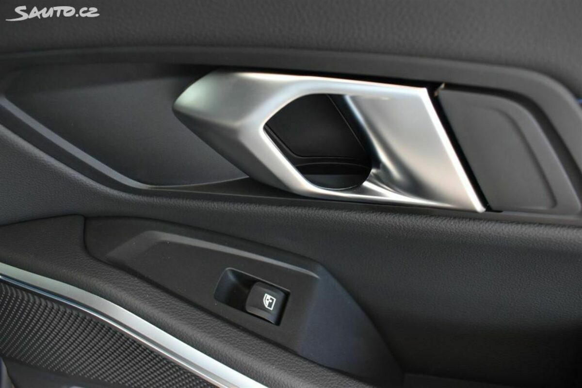 Fotografie vozu - klik pro zvětšení