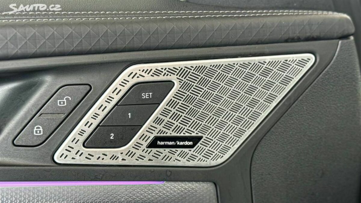 Fotografie vozu - klik pro zvětšení