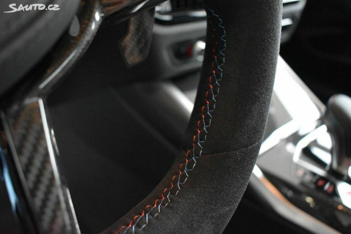 Fotografie vozu - klik pro zvětšení