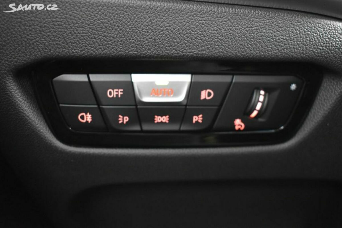 Fotografie vozu - klik pro zvětšení