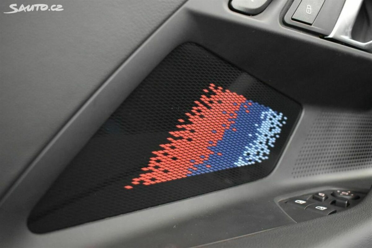 Fotografie vozu - klik pro zvětšení