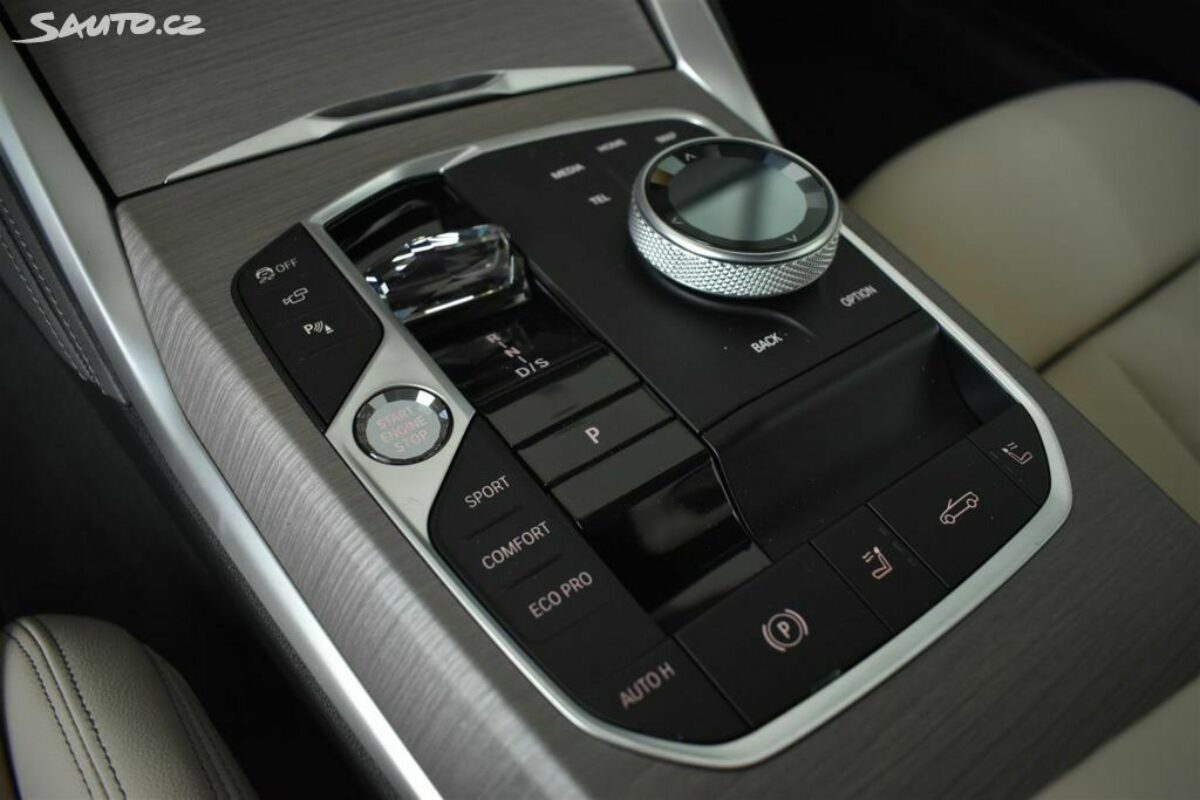 Fotografie vozu - klik pro zvětšení