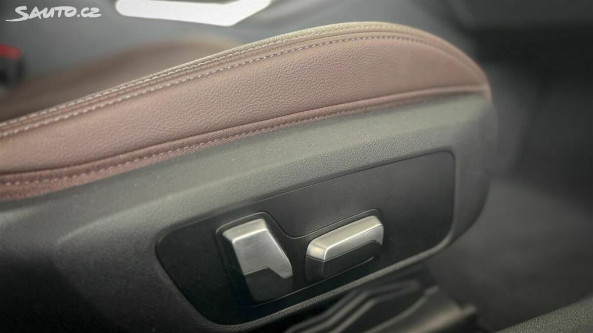 Fotografie vozu - klik pro zvětšení