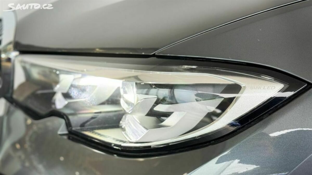 Fotografie vozu - klik pro zvětšení