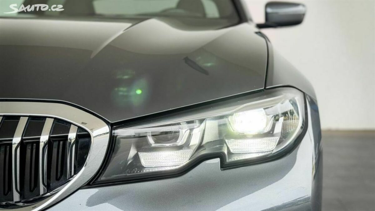 Fotografie vozu - klik pro zvětšení