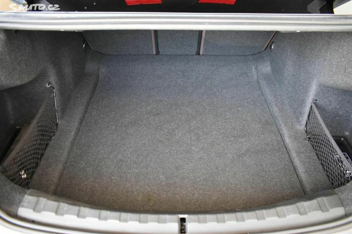 Fotografie vozu - klik pro zvětšení