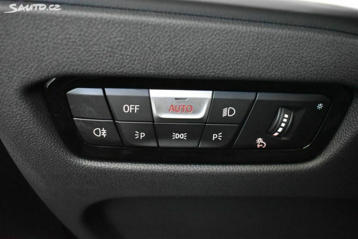 Fotografie vozu - klik pro zvětšení