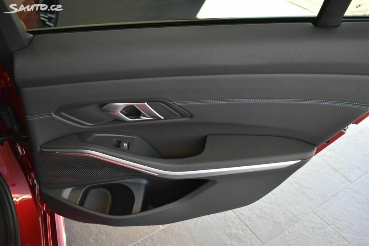 Fotografie vozu - klik pro zvětšení