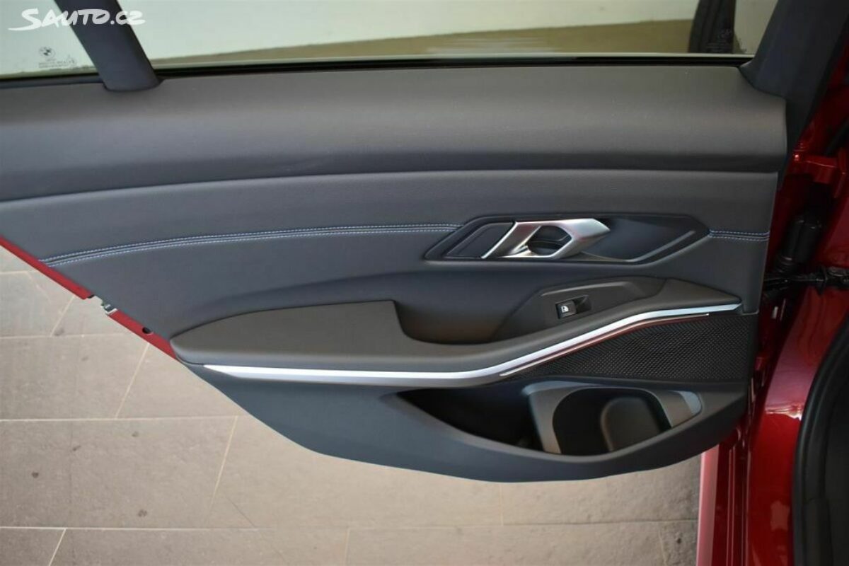 Fotografie vozu - klik pro zvětšení