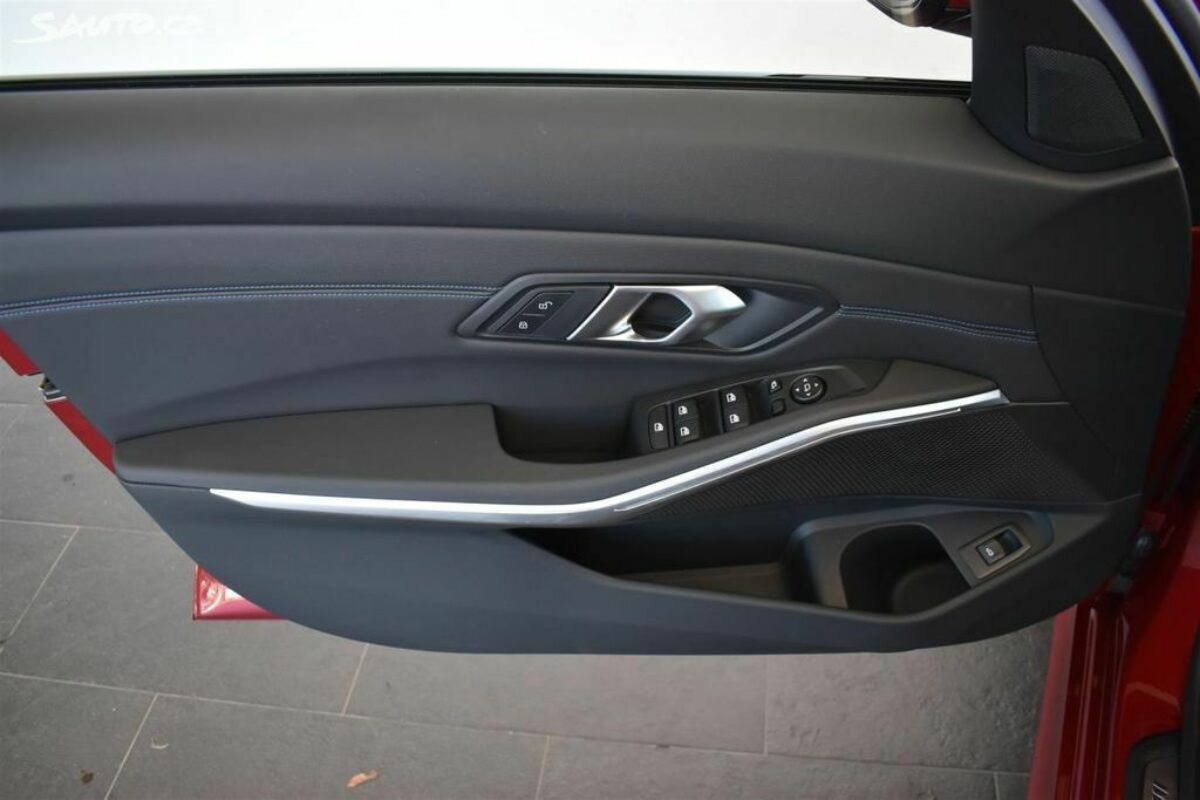 Fotografie vozu - klik pro zvětšení