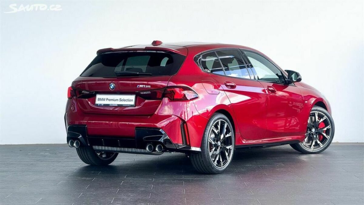 Fotografie vozu - klik pro zvětšení