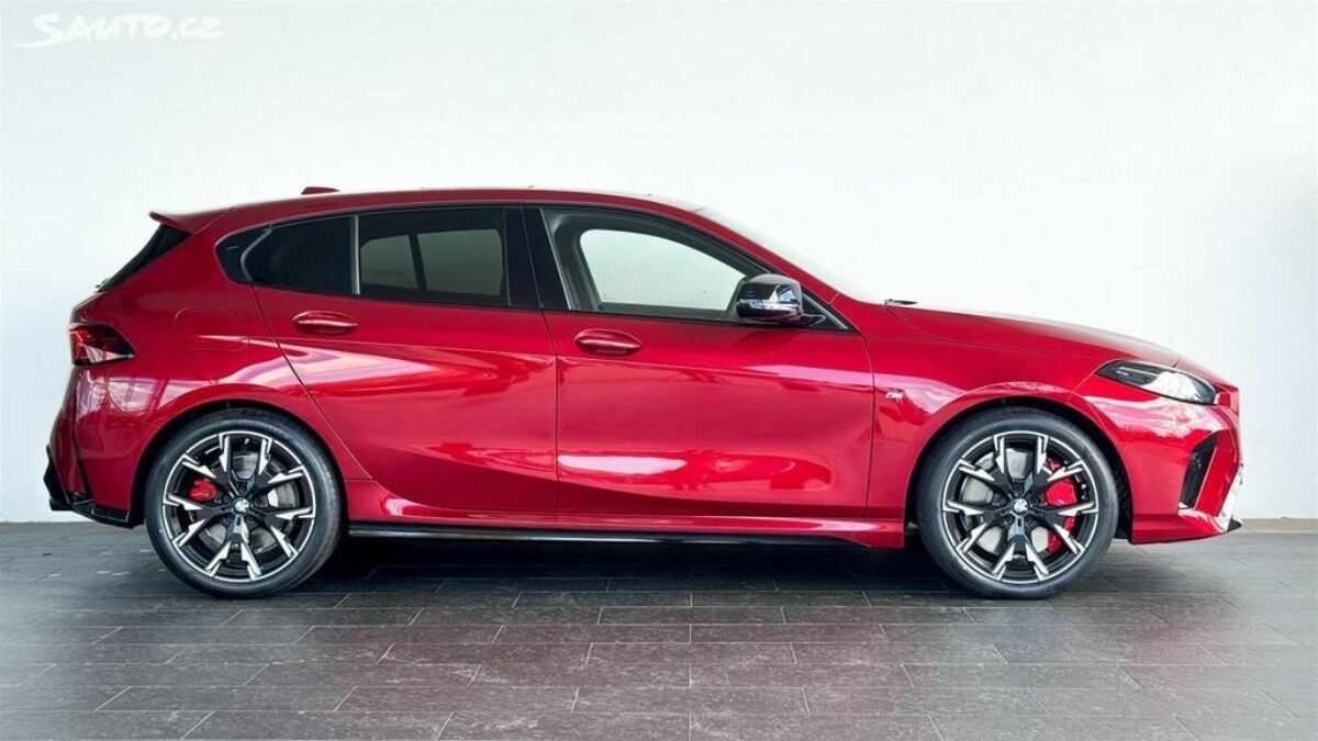 Fotografie vozu - klik pro zvětšení