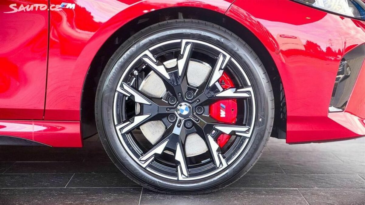 Fotografie vozu - klik pro zvětšení