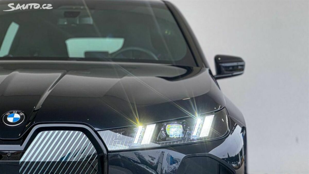 Fotografie vozu - klik pro zvětšení