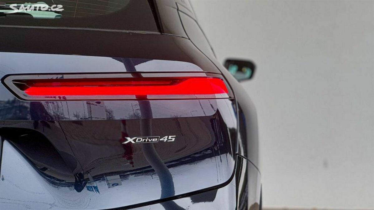 Fotografie vozu - klik pro zvětšení