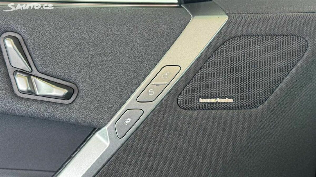 Fotografie vozu - klik pro zvětšení