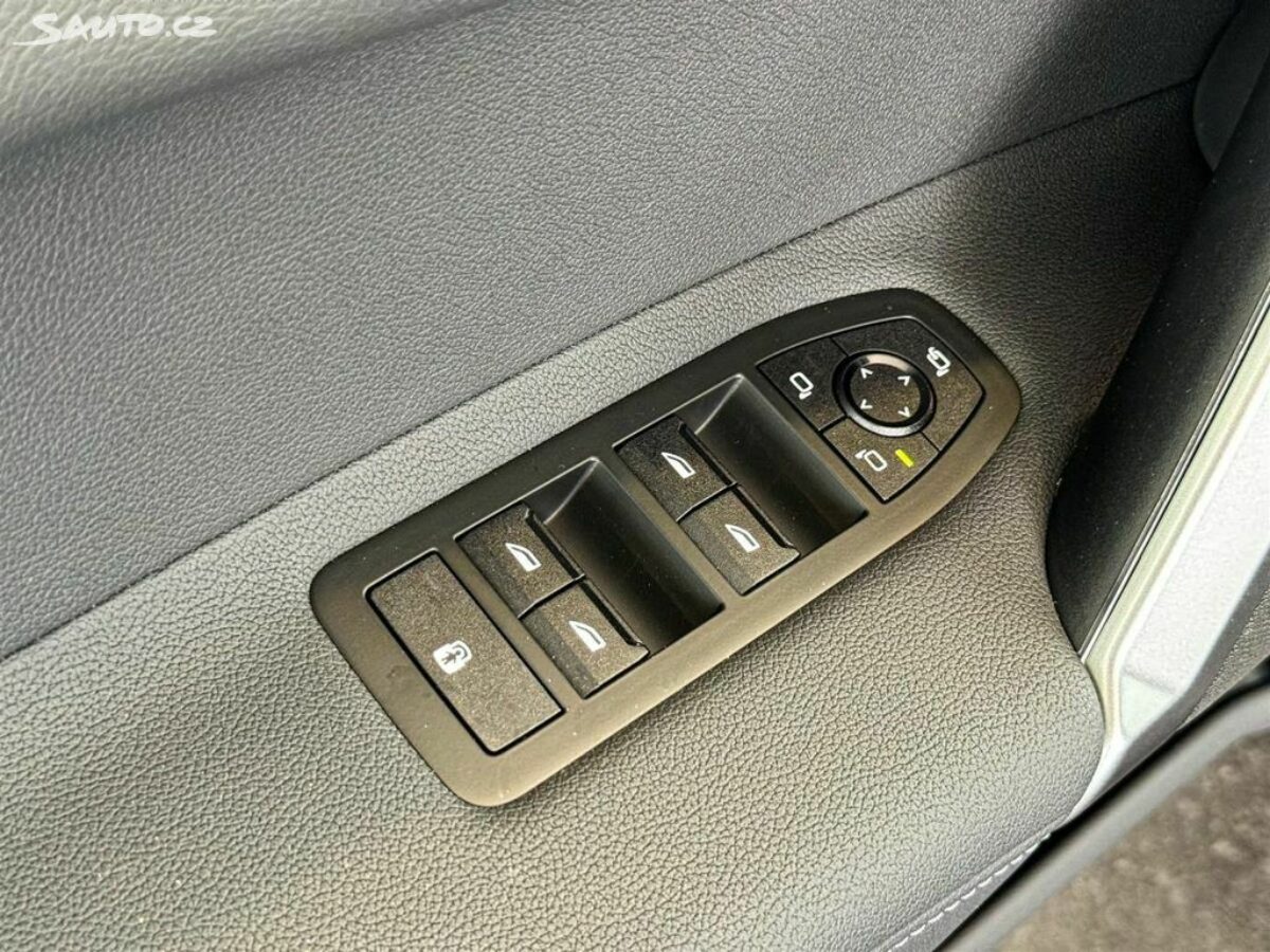 Fotografie vozu - klik pro zvětšení