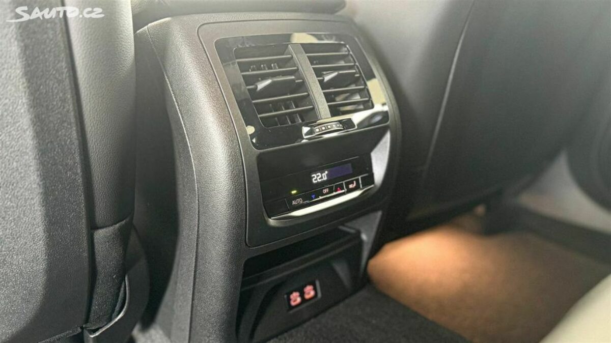 Fotografie vozu - klik pro zvětšení