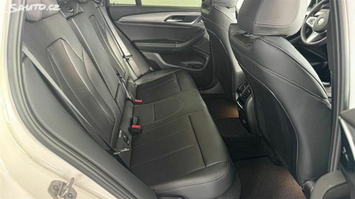 Fotografie vozu - klik pro zvětšení