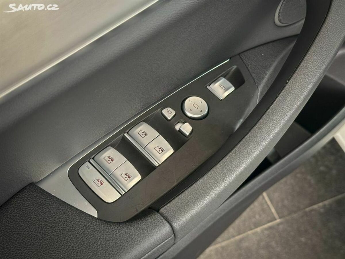 Fotografie vozu - klik pro zvětšení