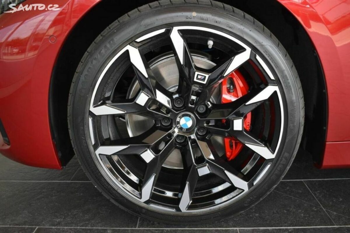 Fotografie vozu - klik pro zvětšení