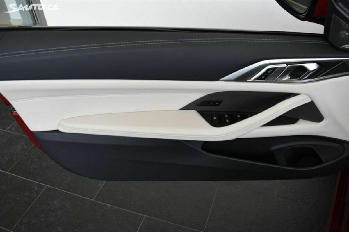 Fotografie vozu - klik pro zvětšení