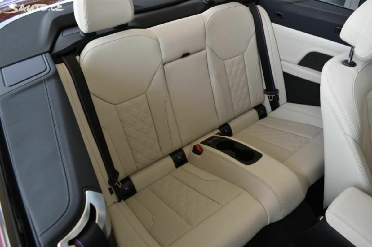 Fotografie vozu - klik pro zvětšení