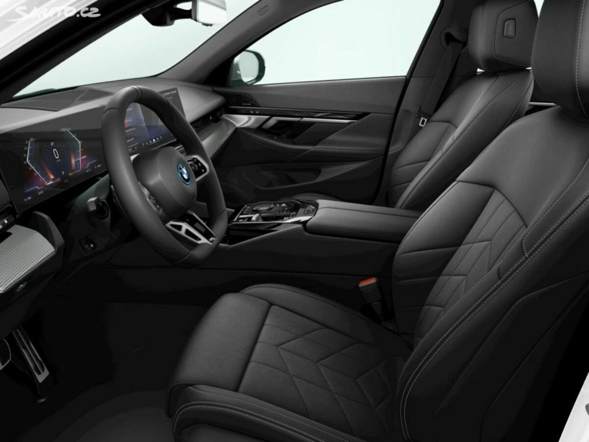 Fotografie vozu - klik pro zvětšení