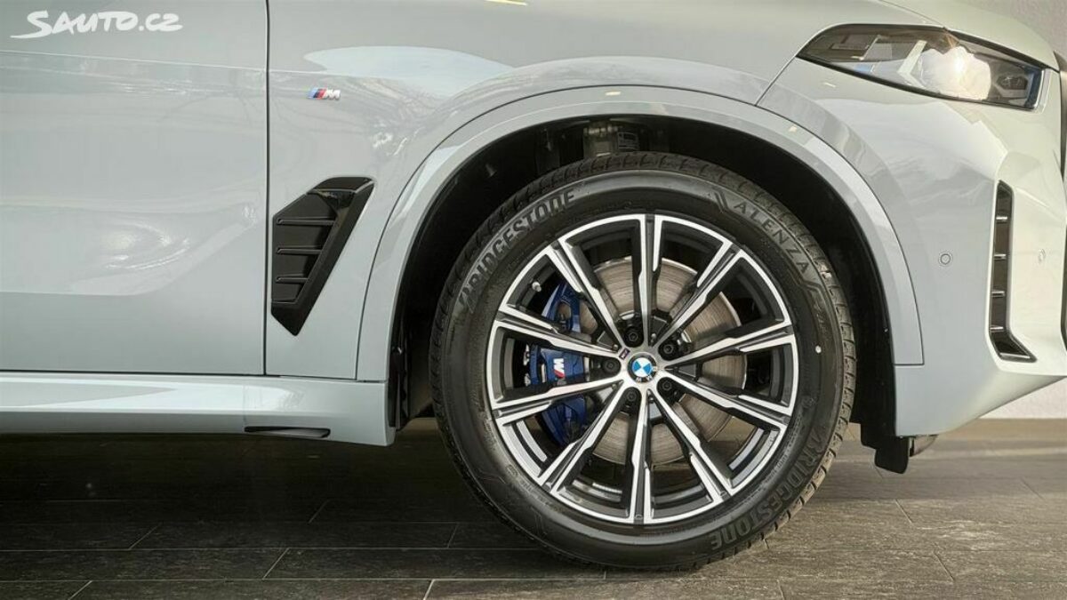 Fotografie vozu - klik pro zvětšení