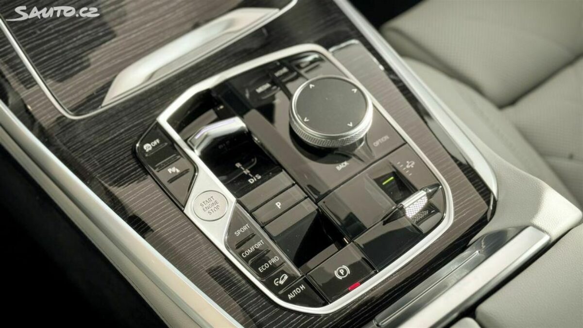 Fotografie vozu - klik pro zvětšení