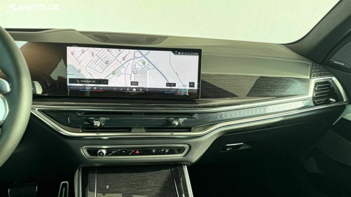 Fotografie vozu - klik pro zvětšení