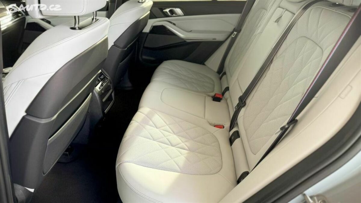 Fotografie vozu - klik pro zvětšení