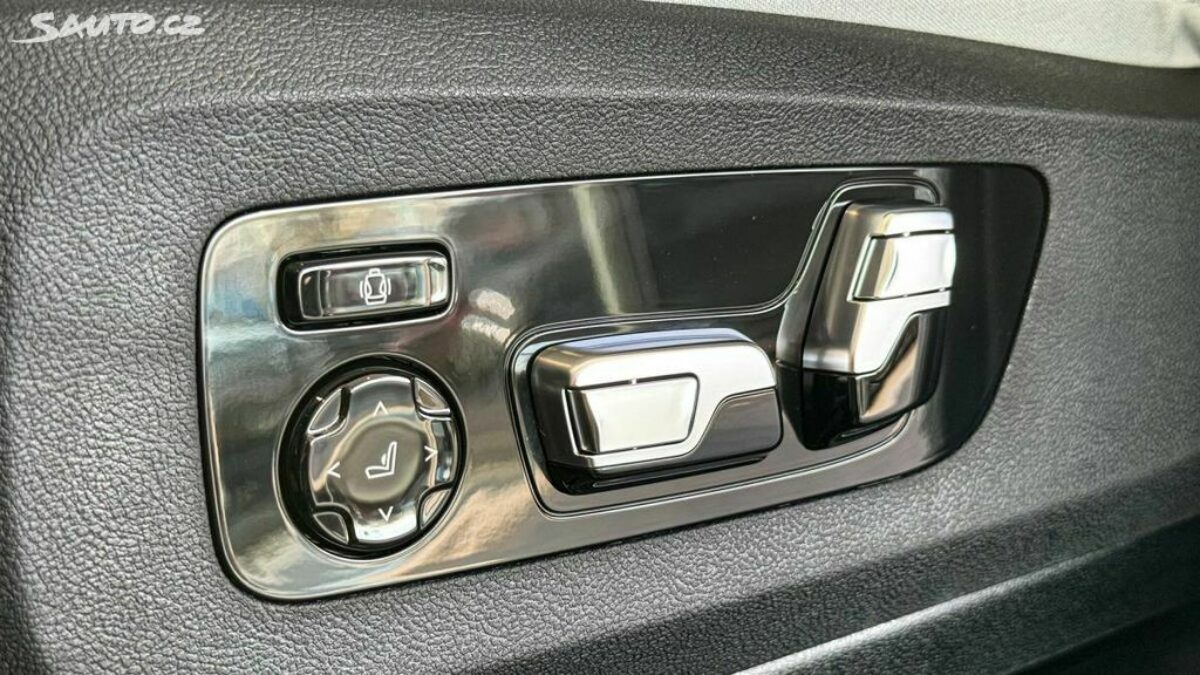 Fotografie vozu - klik pro zvětšení