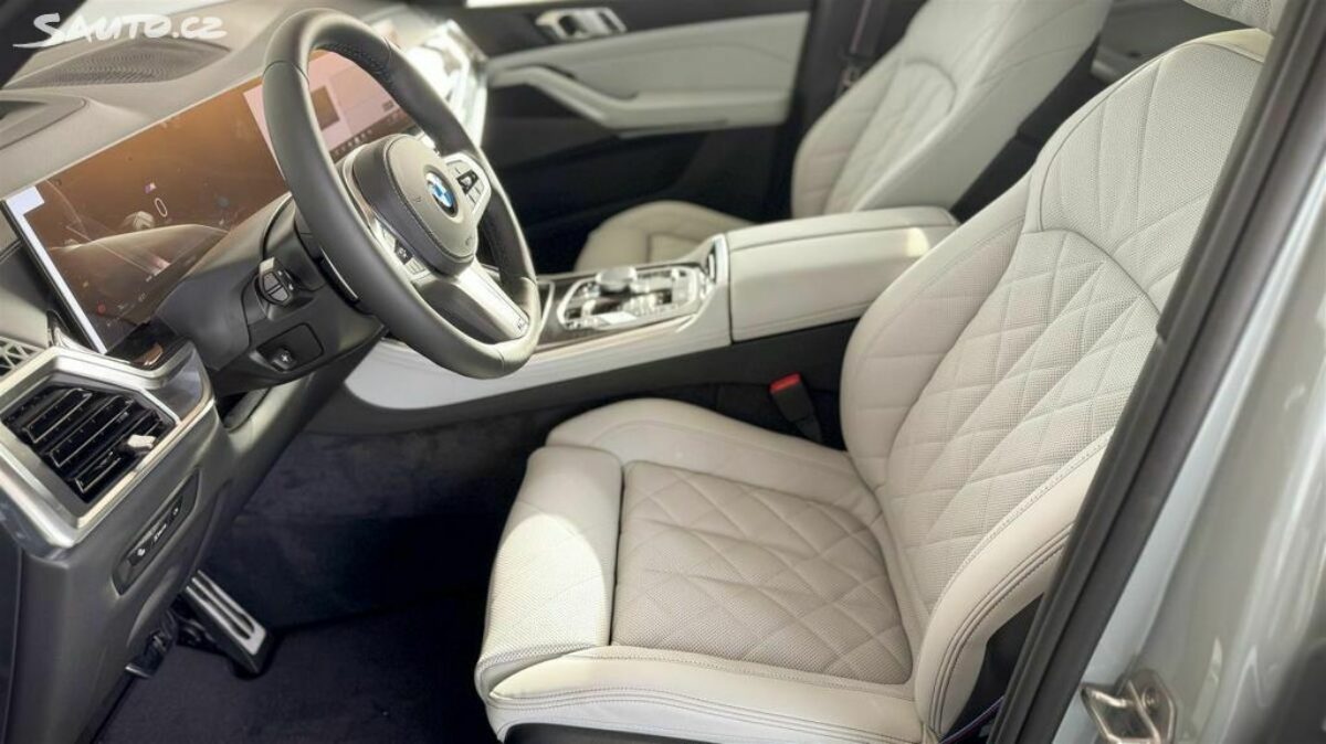 Fotografie vozu - klik pro zvětšení