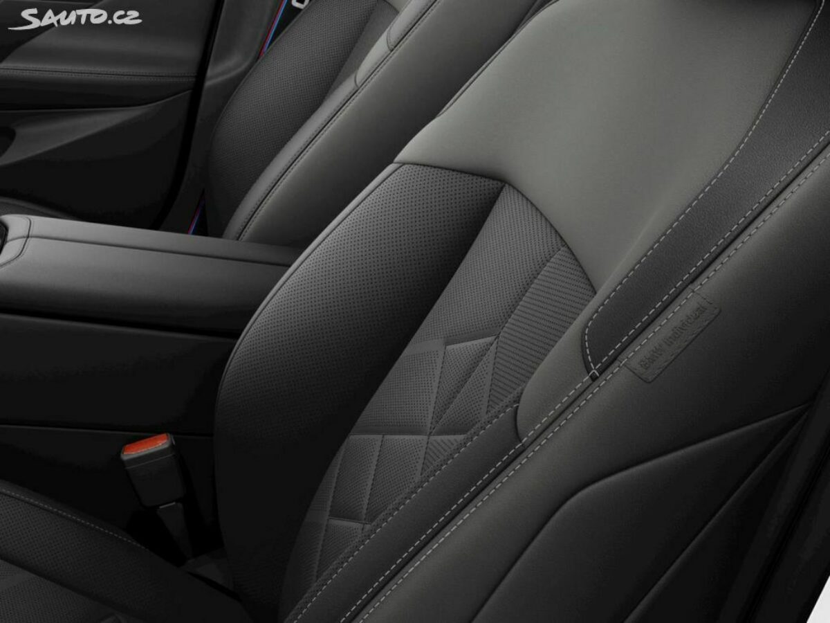 Fotografie vozu - klik pro zvětšení