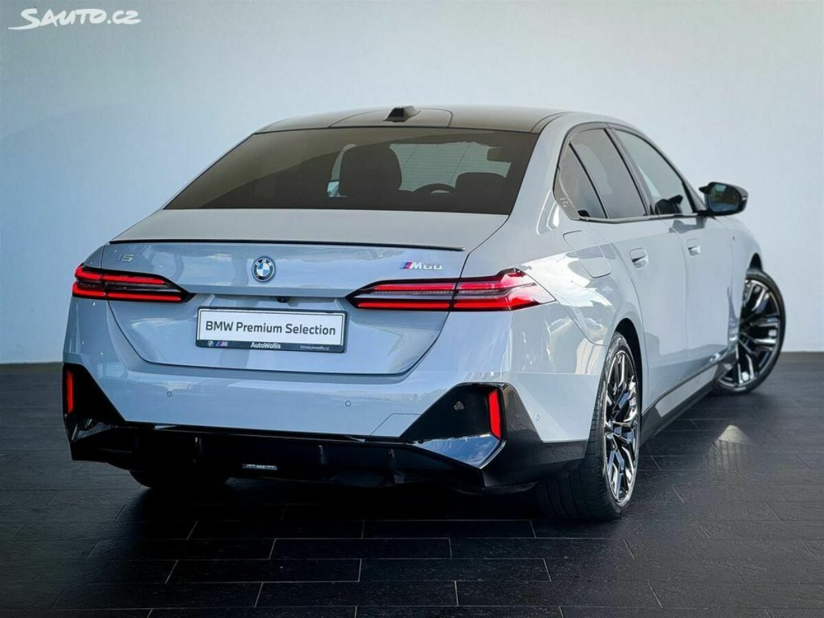 Fotografie vozu - klik pro zvětšení