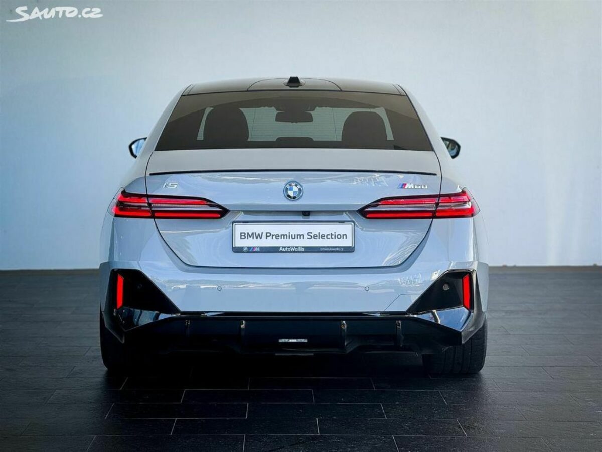 Fotografie vozu - klik pro zvětšení