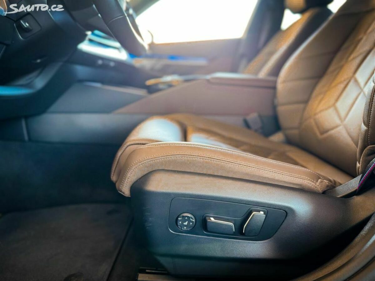 Fotografie vozu - klik pro zvětšení