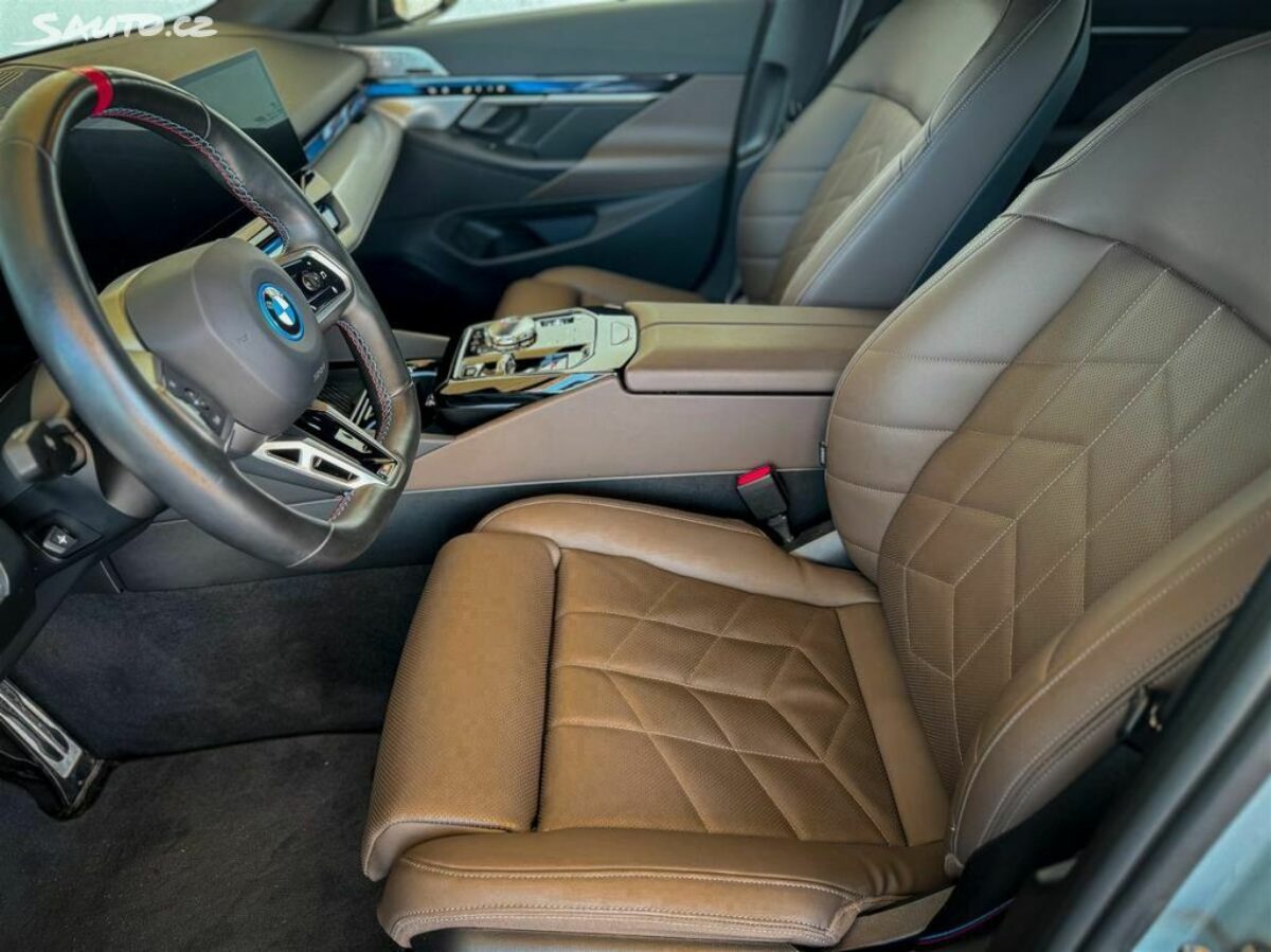 Fotografie vozu - klik pro zvětšení