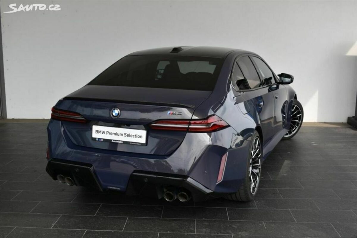 Fotografie vozu - klik pro zvětšení