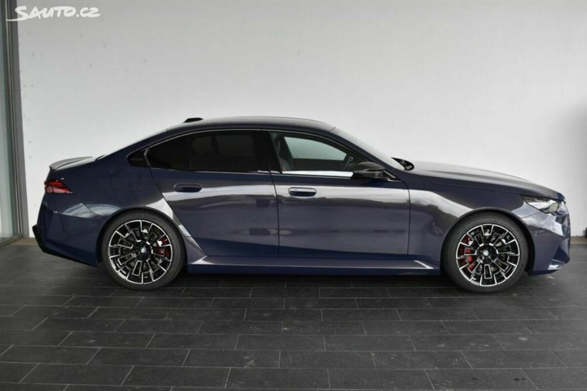 Fotografie vozu - klik pro zvětšení