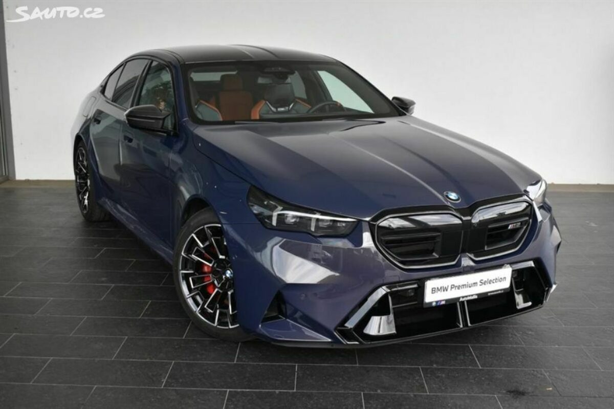 Fotografie vozu - klik pro zvětšení