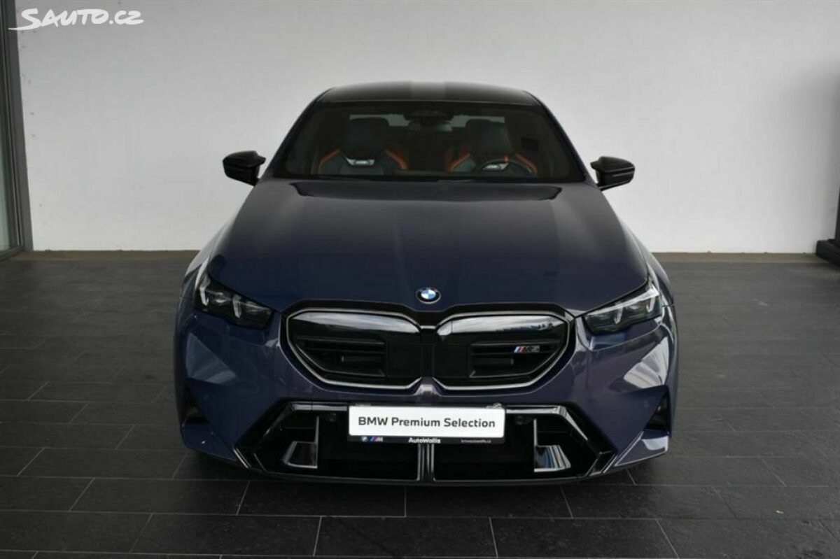 Fotografie vozu - klik pro zvětšení