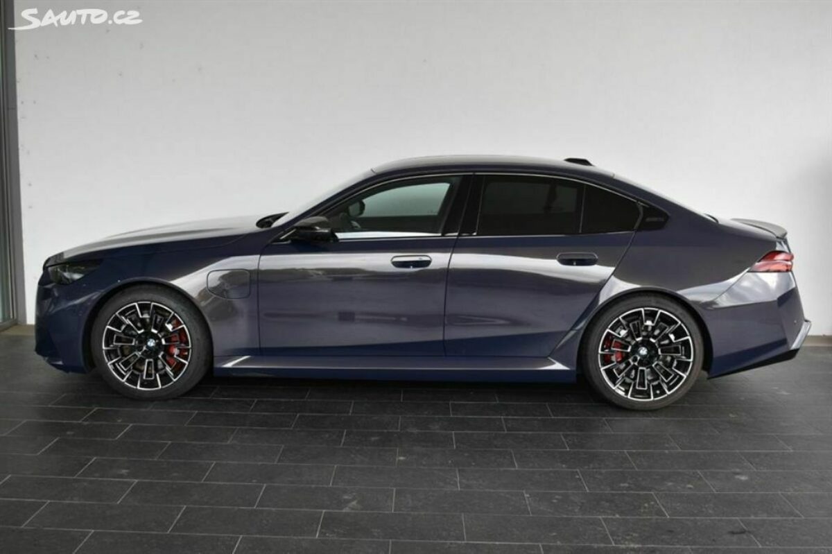 Fotografie vozu - klik pro zvětšení