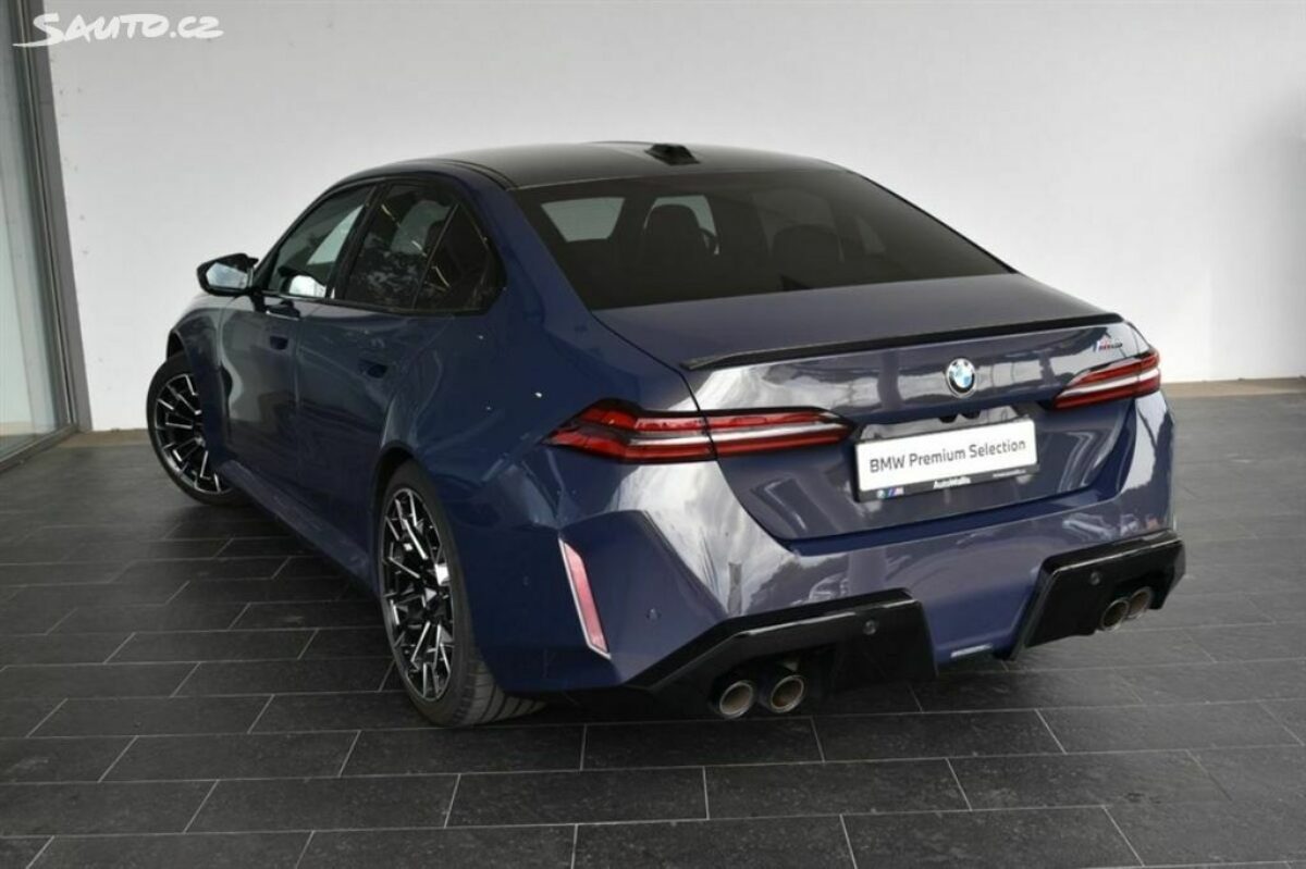 Fotografie vozu - klik pro zvětšení