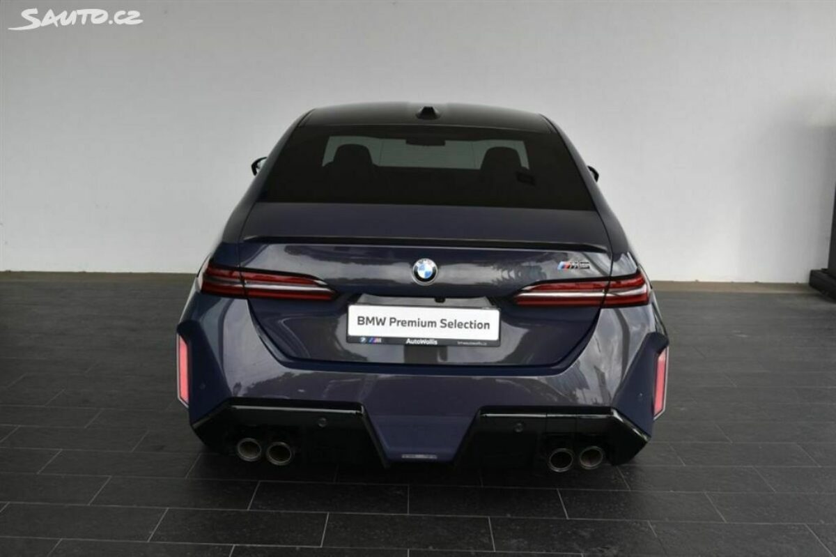 Fotografie vozu - klik pro zvětšení