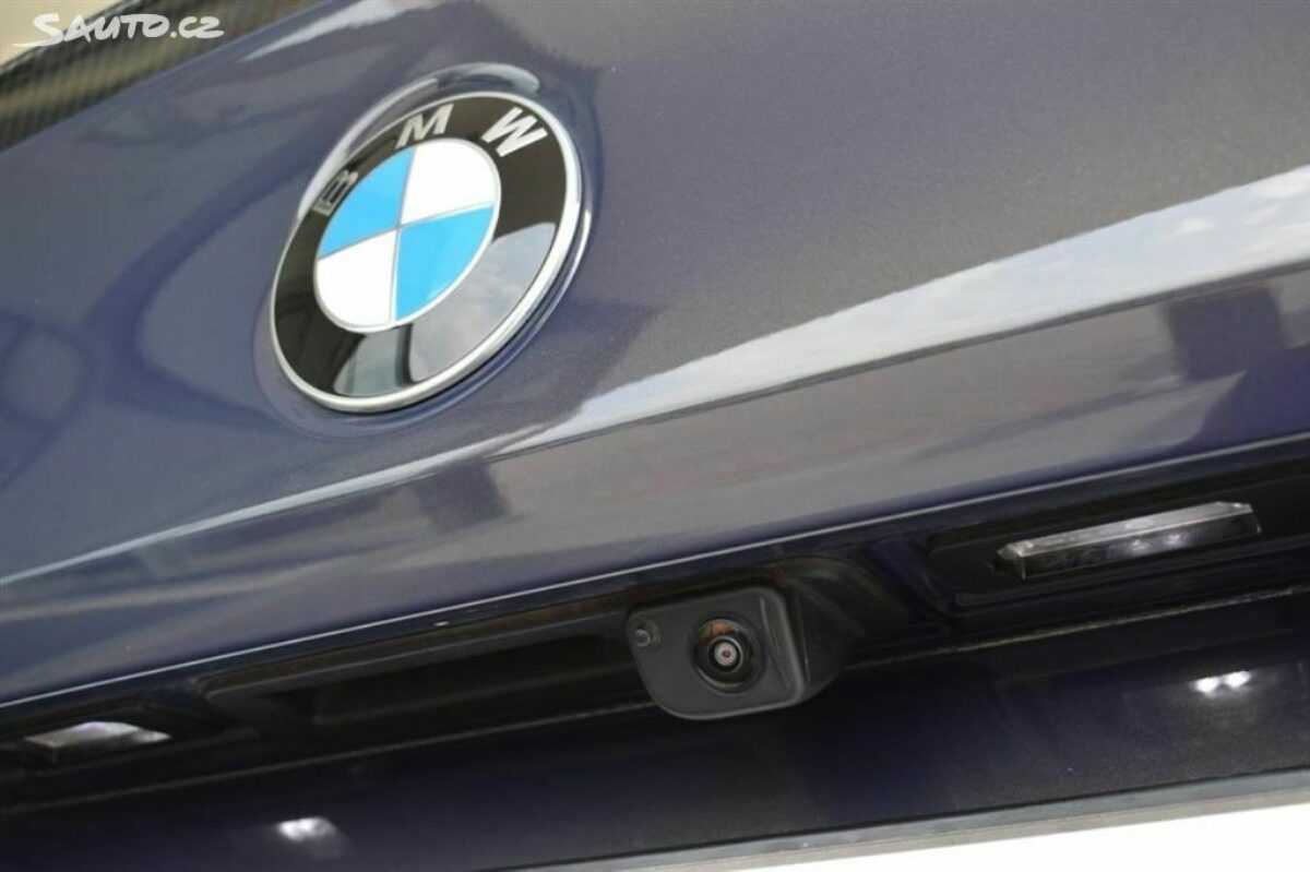 Fotografie vozu - klik pro zvětšení